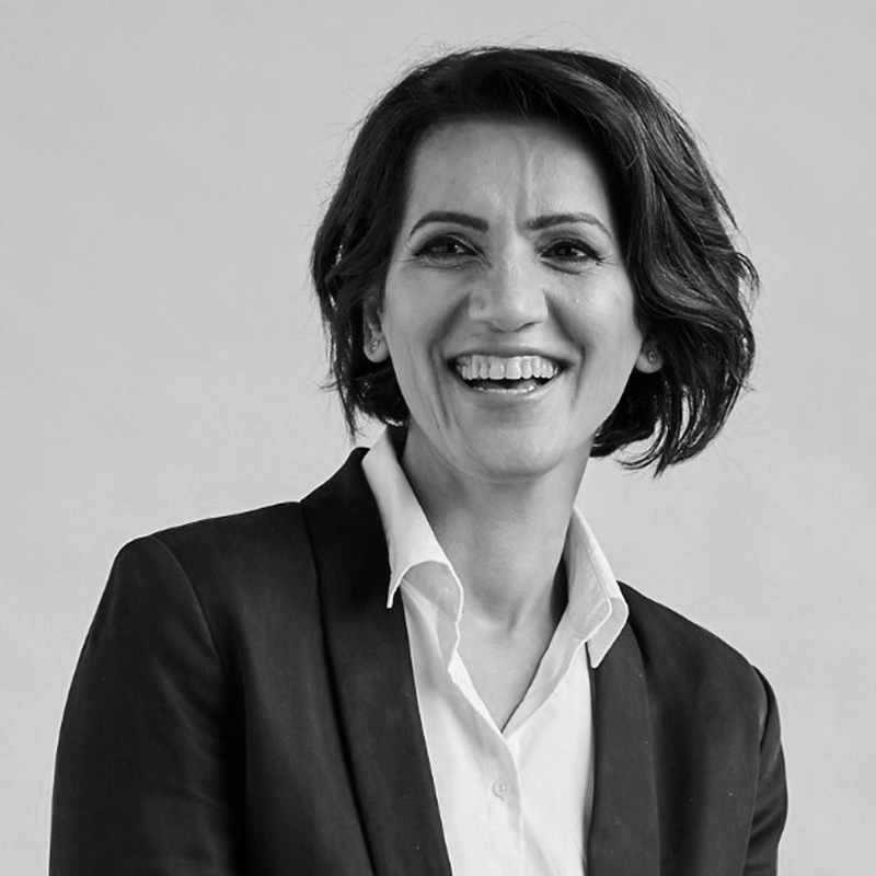 Adele Hosseini