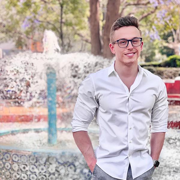 Carson Kahn