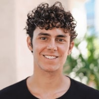 Tomas